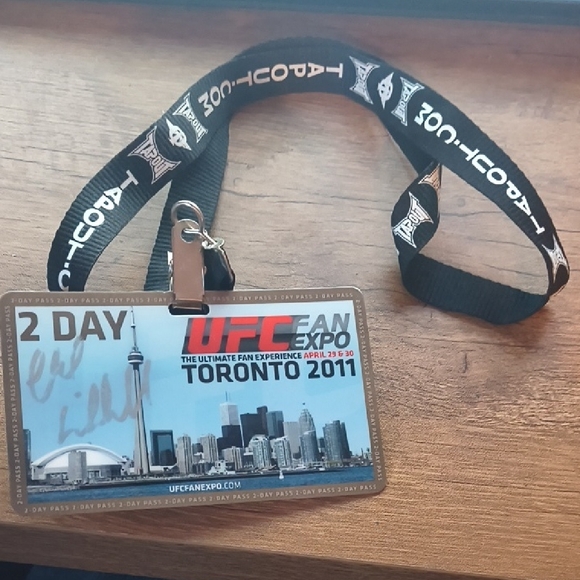 Chuck "The Iceman" Liddell Hand-Signed 2011 UFC Fan Expo Toronto 2-Day Pass - Picture 6 of 6